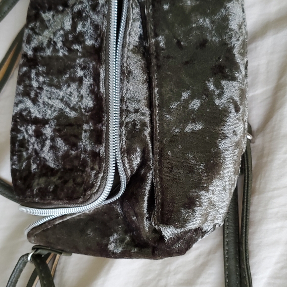 🌸 Small Crushed Velvet Purse - Picture 2 of 2